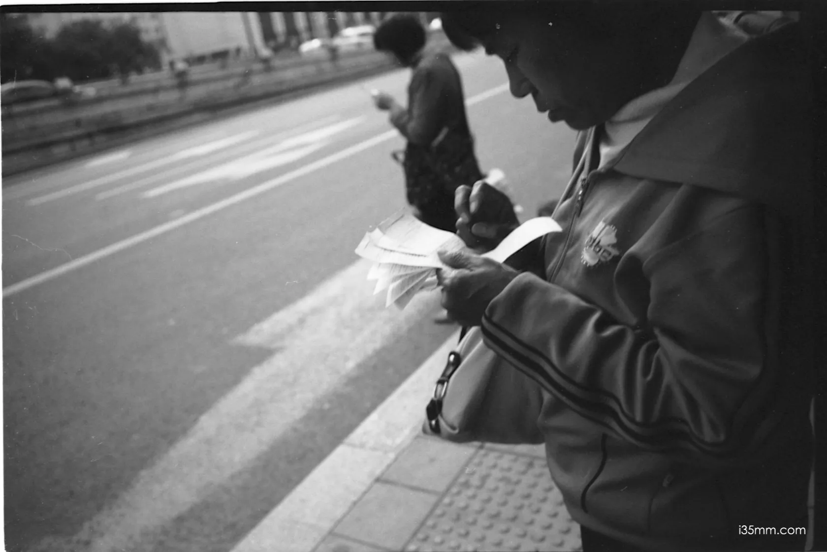 LEICA 28MM ELMARIT-M F/2.8 V1 9-ELEMENTS