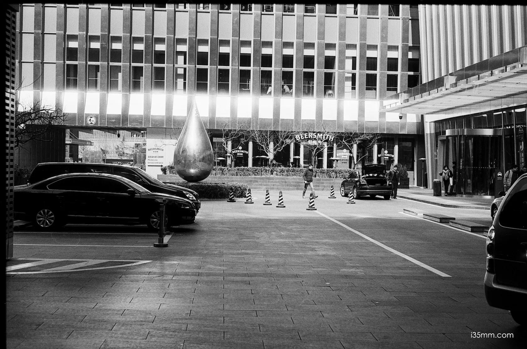 Leica Summicron 50mm F2 + Leica M2
